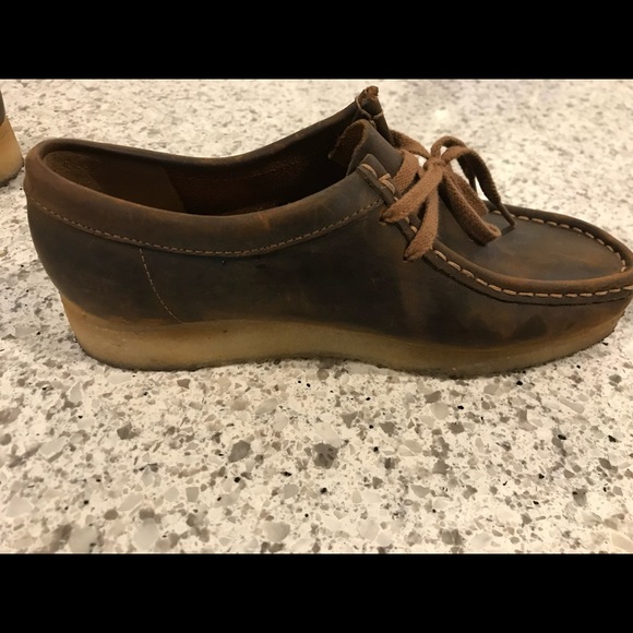 Women’s Clarks 7 1/2 - Picture 2 of 5